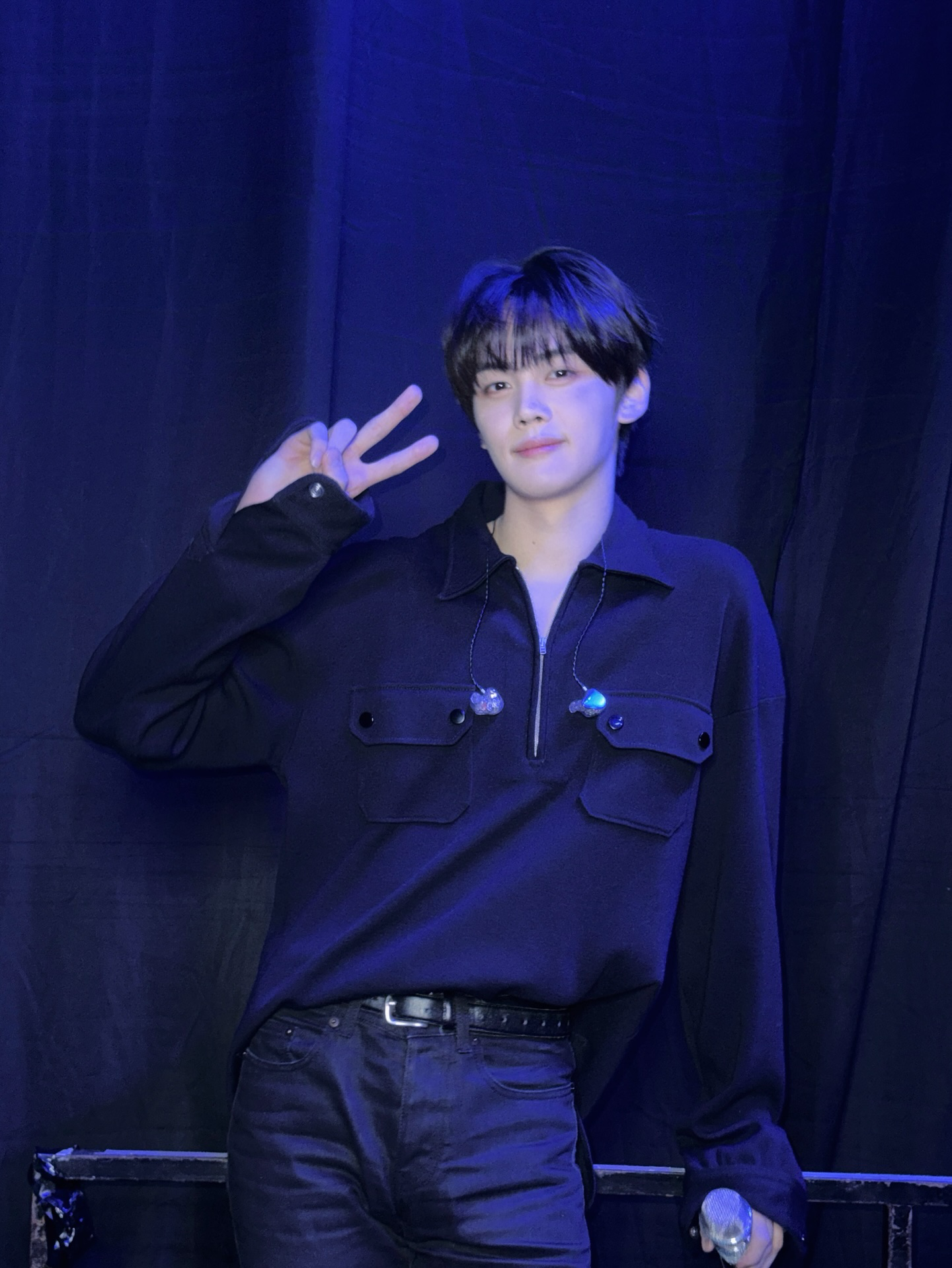 A moment captured by Kim Gyuvin (ZEROBASEONE)'s fan