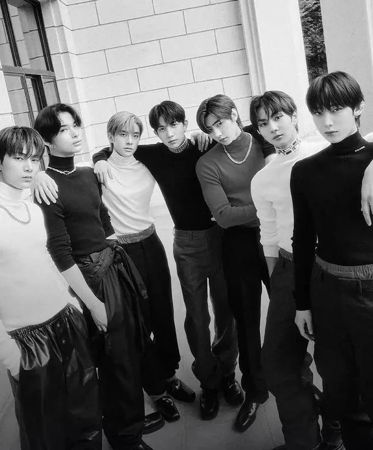 Foto aktivitas terbaru ENHYPEN