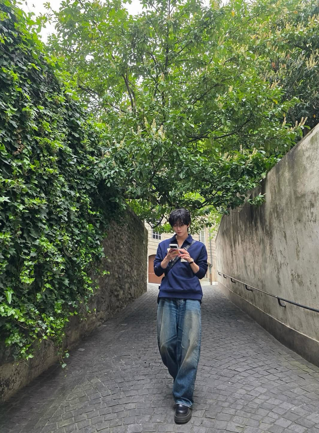 Latest photo of Joshua (SEVENTEEN)