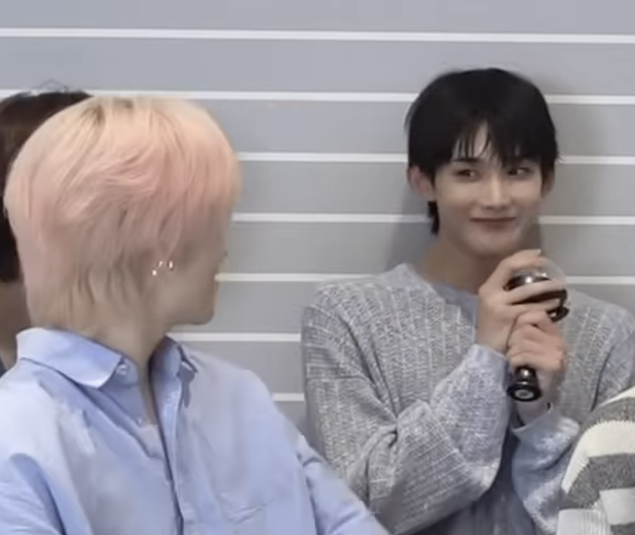 Recent activity shot of Jo (&TEAM)