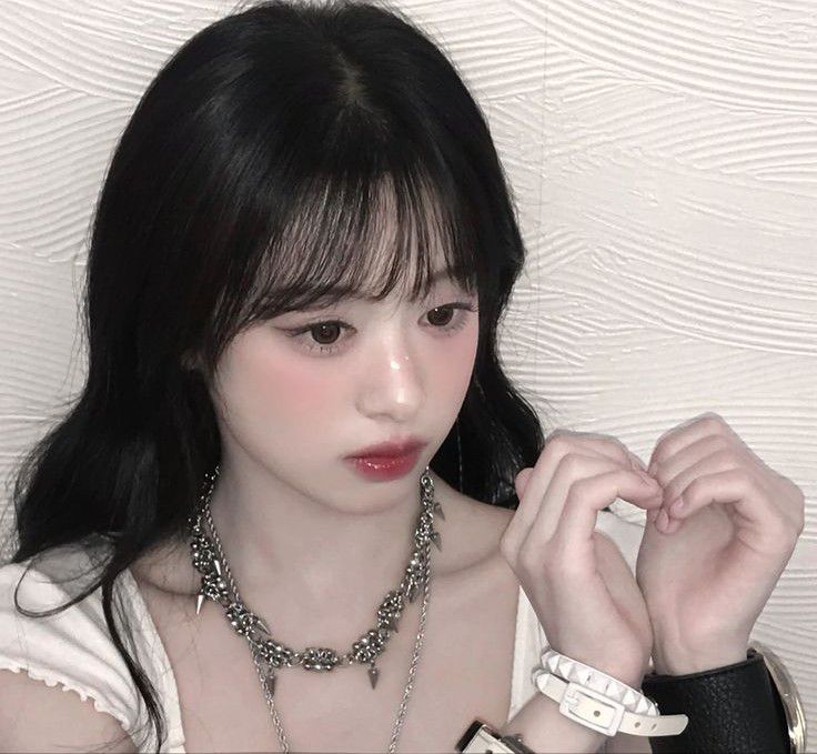 아현 (BABYMONSTER) 최근 활동샷