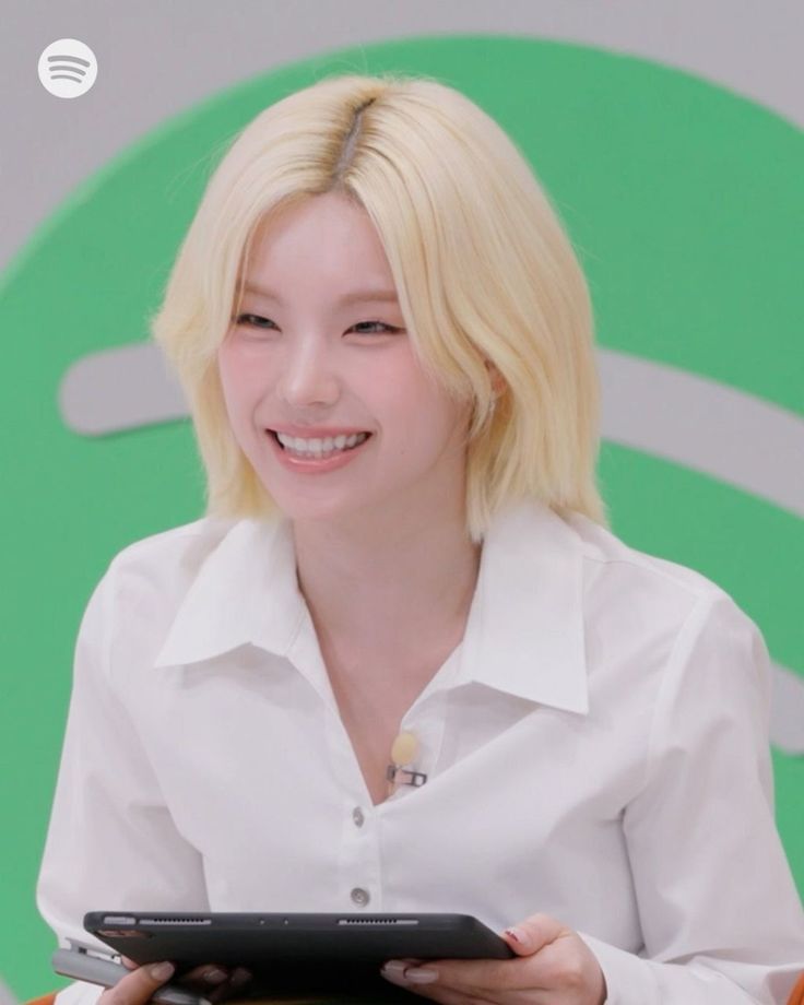 Hot post catching attention from 자유게시판's fandom