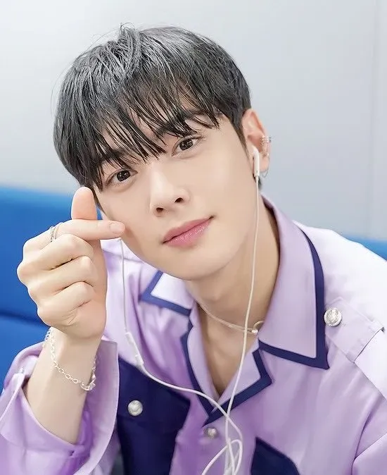 Recent activity shot of Eunwoo (ASTRO)