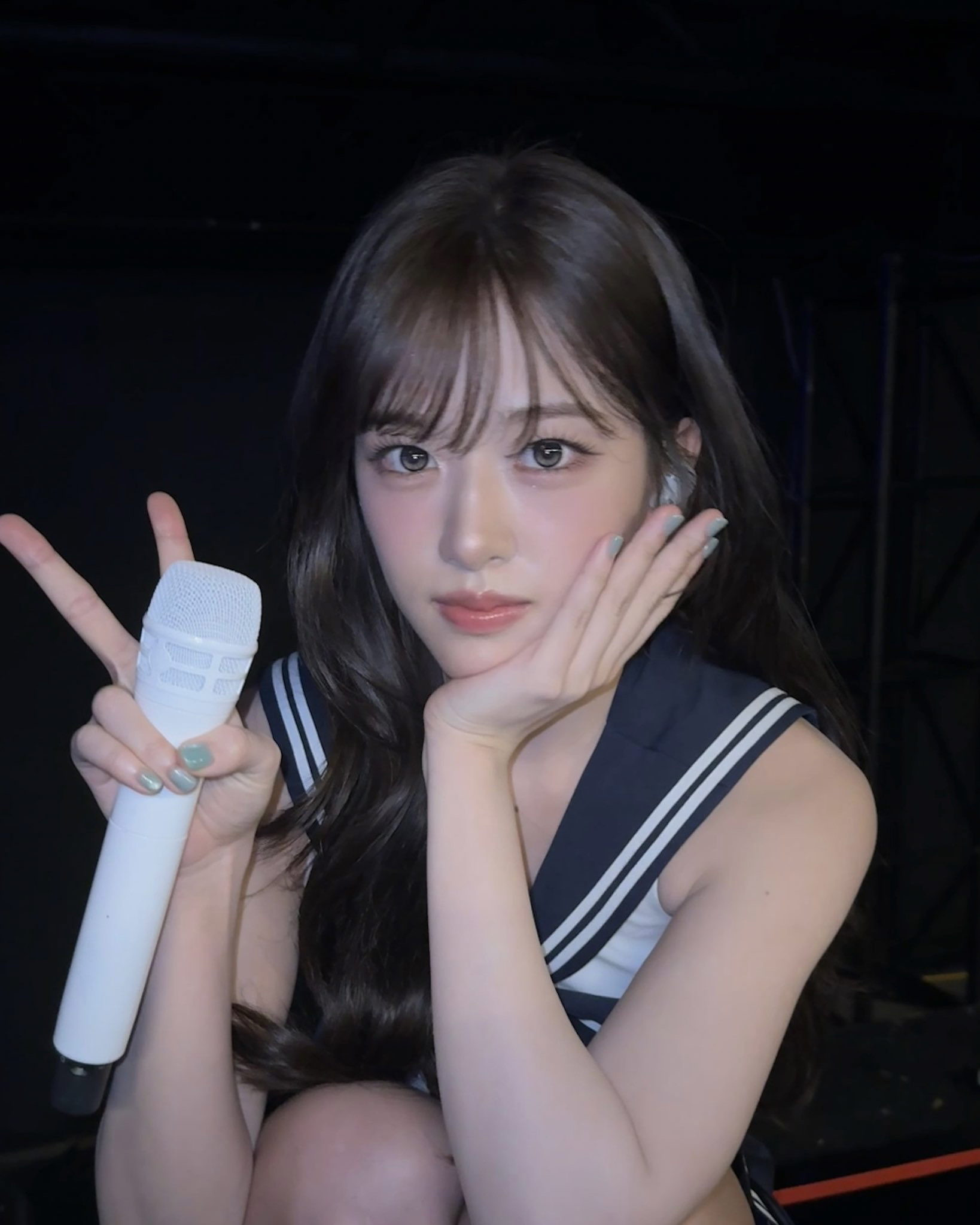 안유진 (IVE)의 비하인드 컷