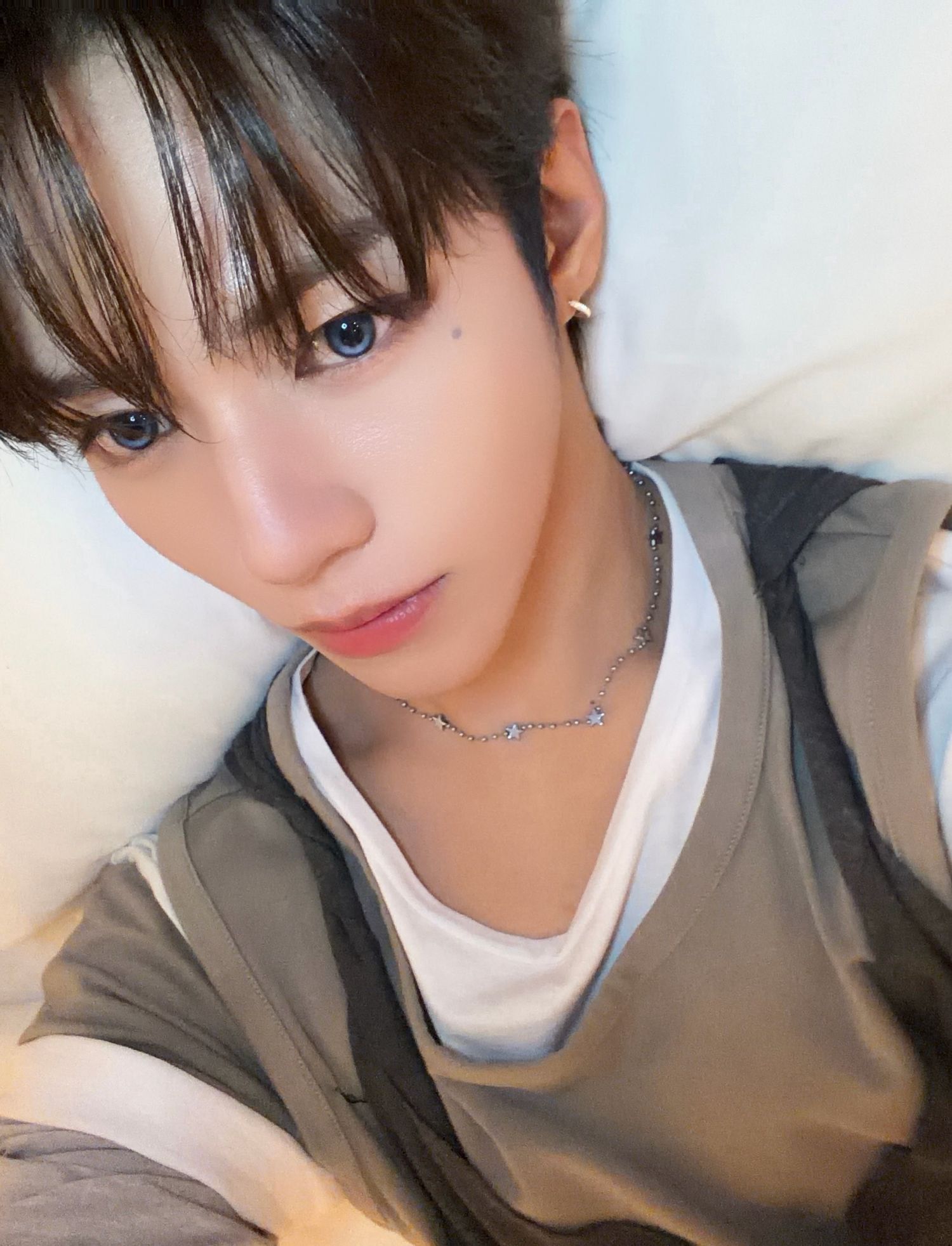 Behind-the-scenes cut of JL (AHOF)