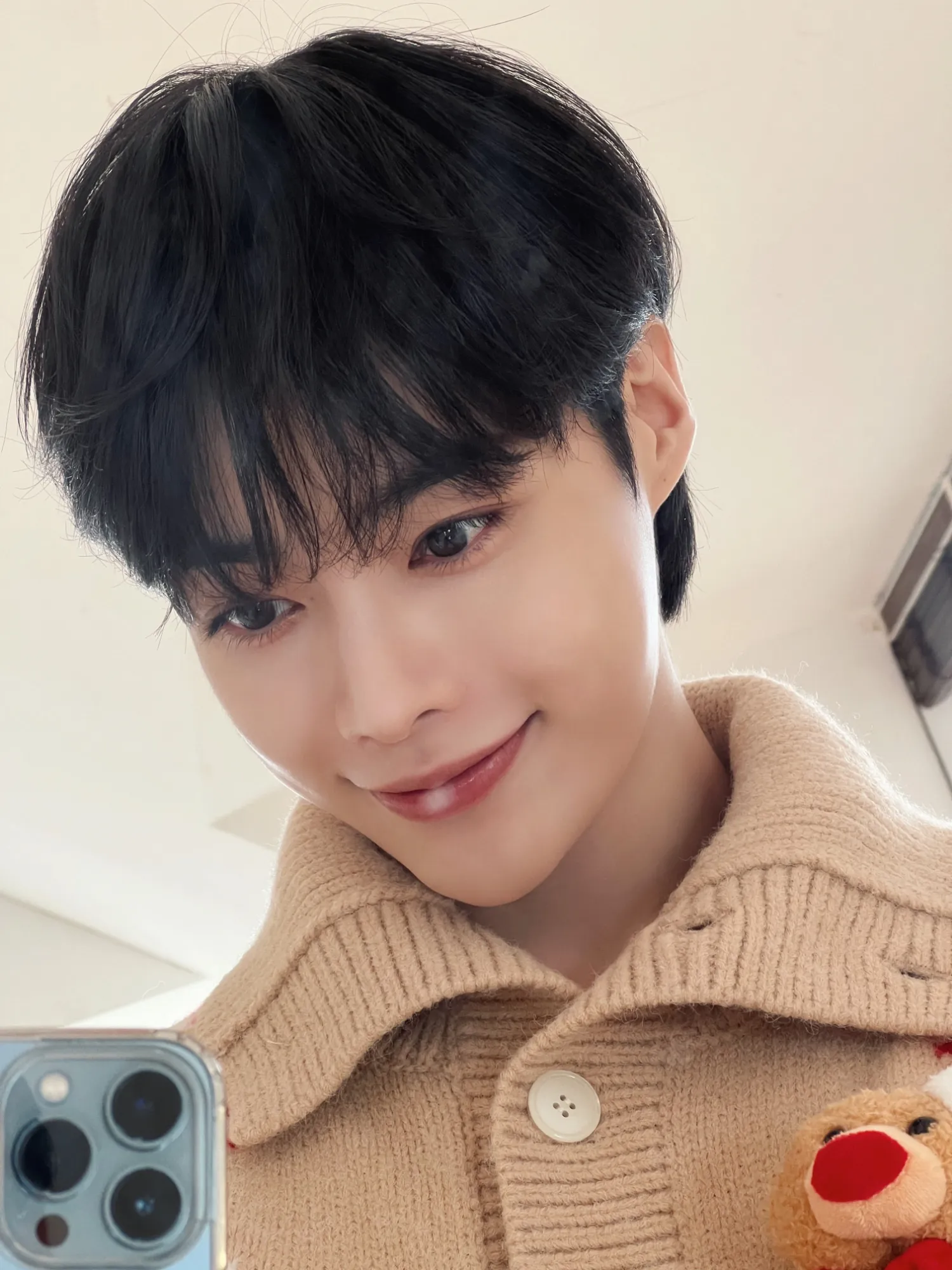 Behind-the-scenes cut of Hanbin (TEMPEST)