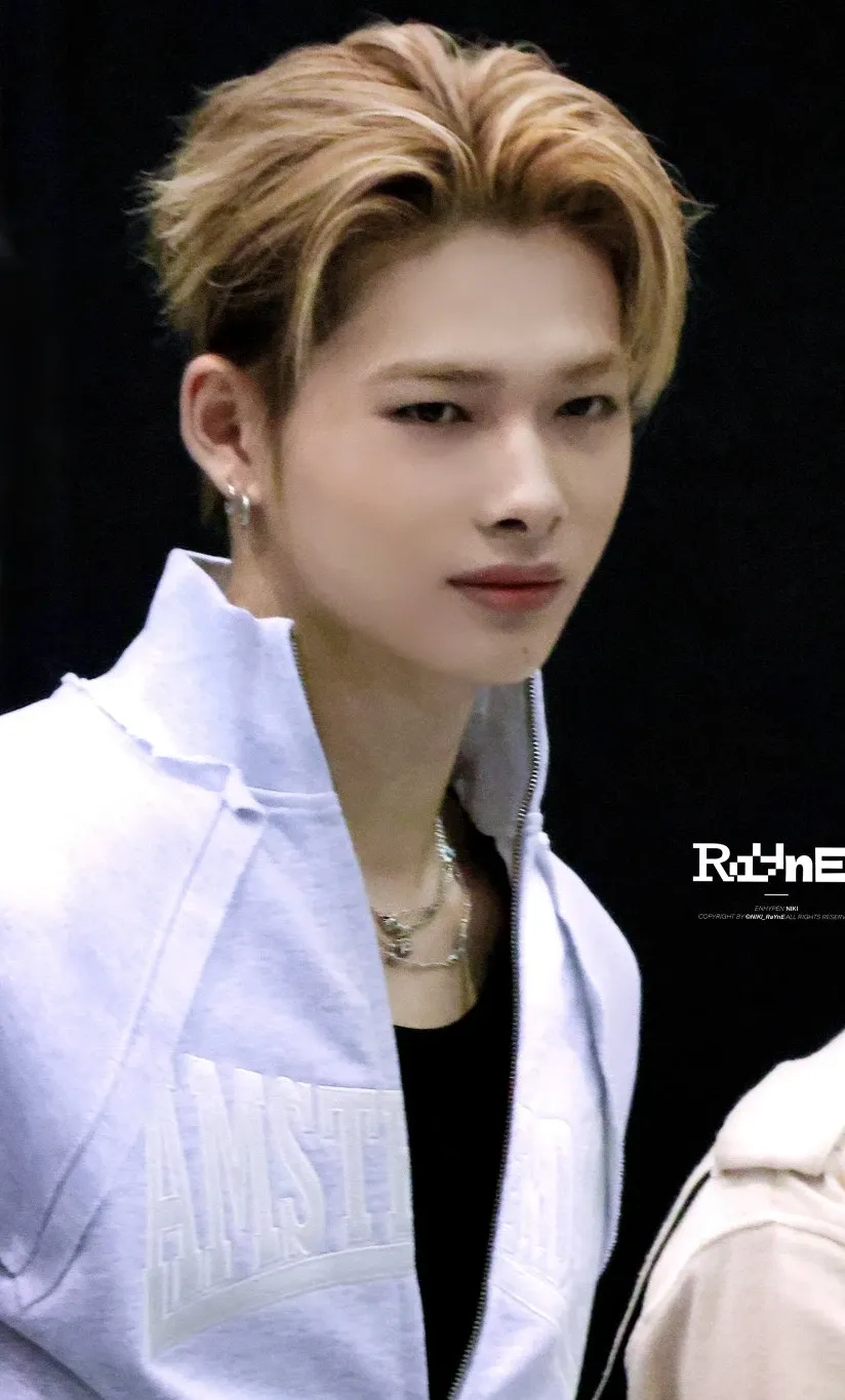 A heartfelt wallpaper shared by NI-KI (ENHYPEN)'s fans