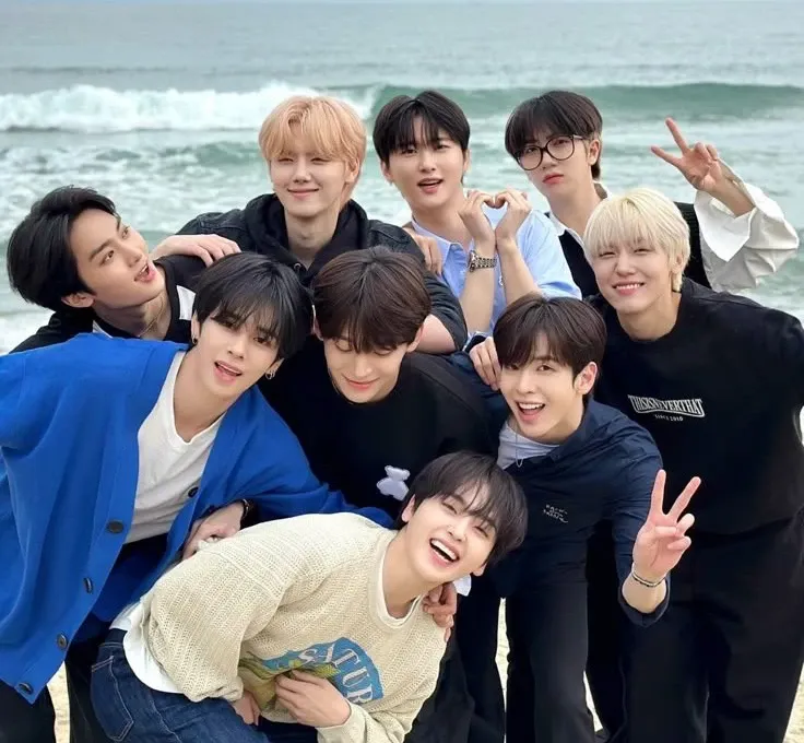 Latest photo of CRAVITY