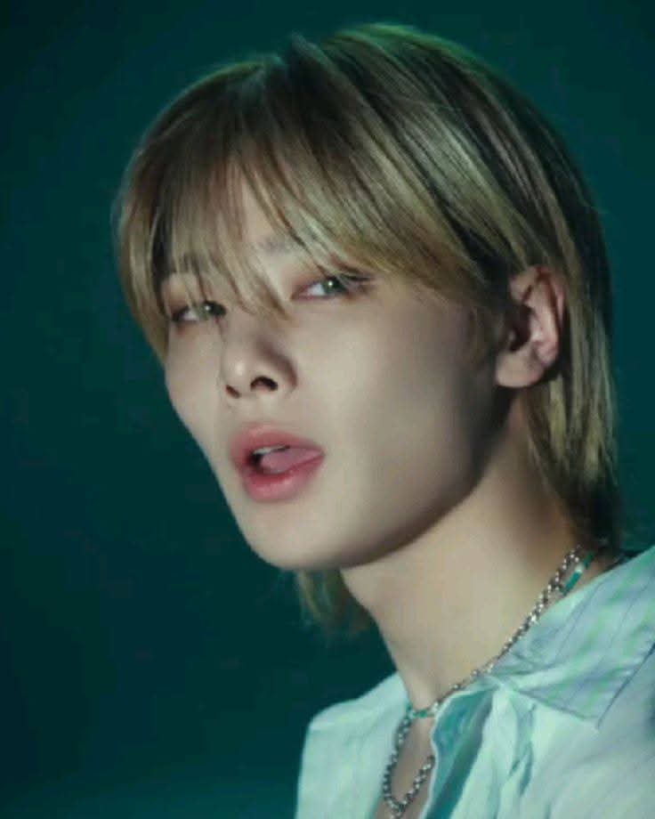 Behind-the-scenes cut of I.N (Stray Kids)