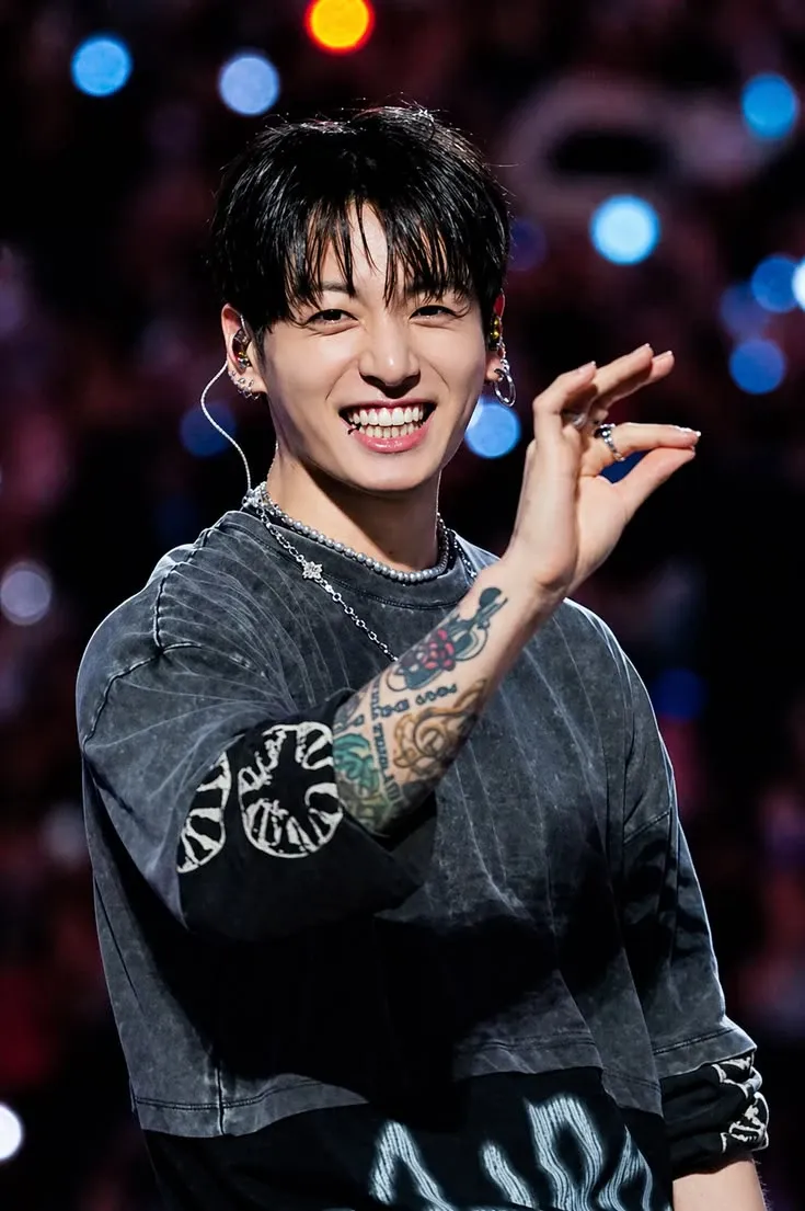 Foto aktivitas terbaru Jungkook (BTS)