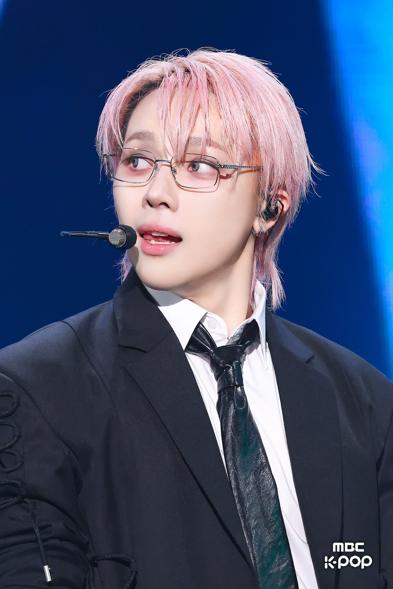 A moment captured by Nicholas (&TEAM)'s fan