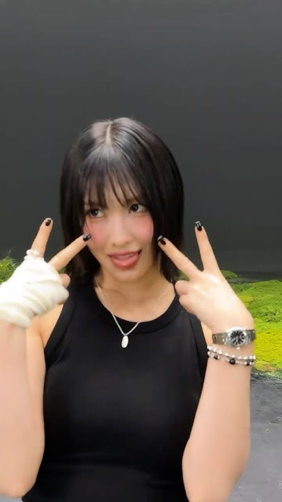 Latest photo of Momo (TWICE)