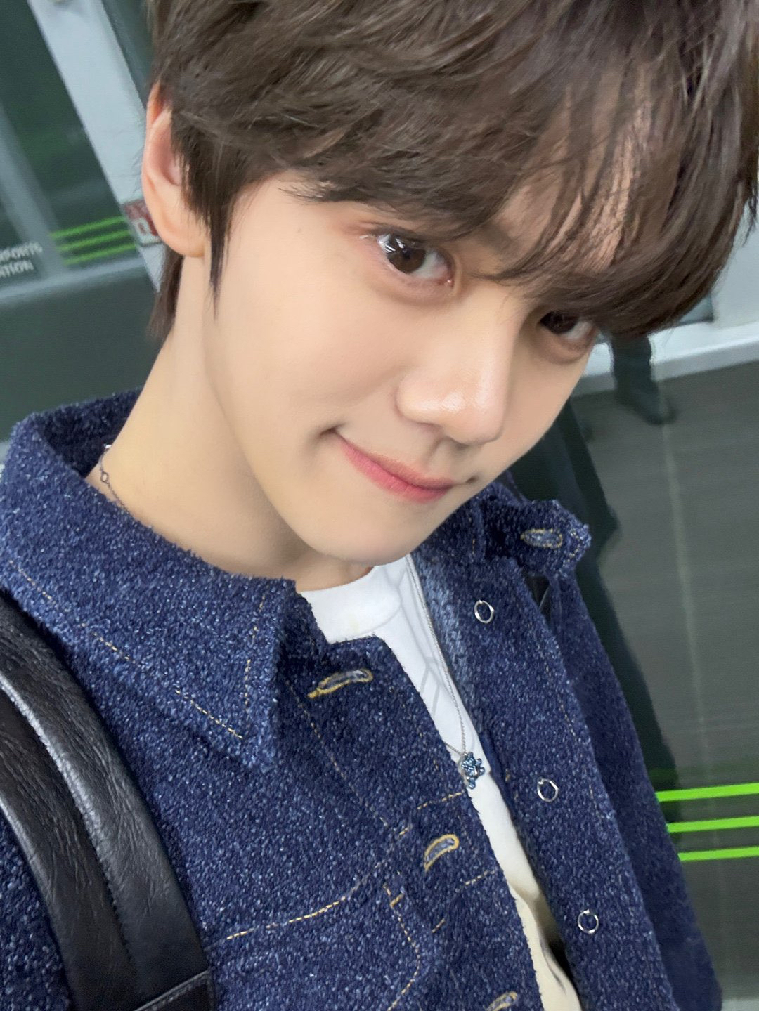 Behind-the-scenes cut of Kim Gyuvin (ZEROBASEONE)