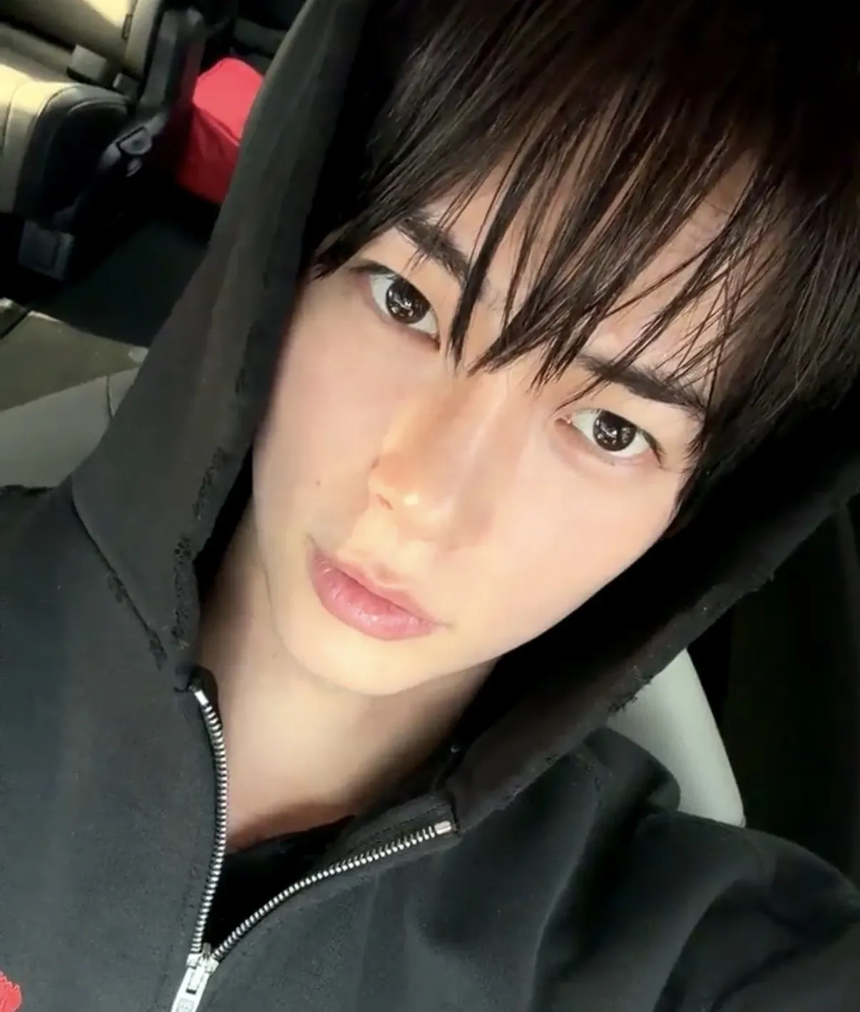 成韩彬 (ZEROBASEONE)的最新活动照片