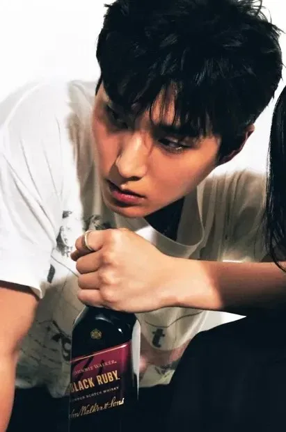 Behind-the-scenes cut of Young K (DAY6)