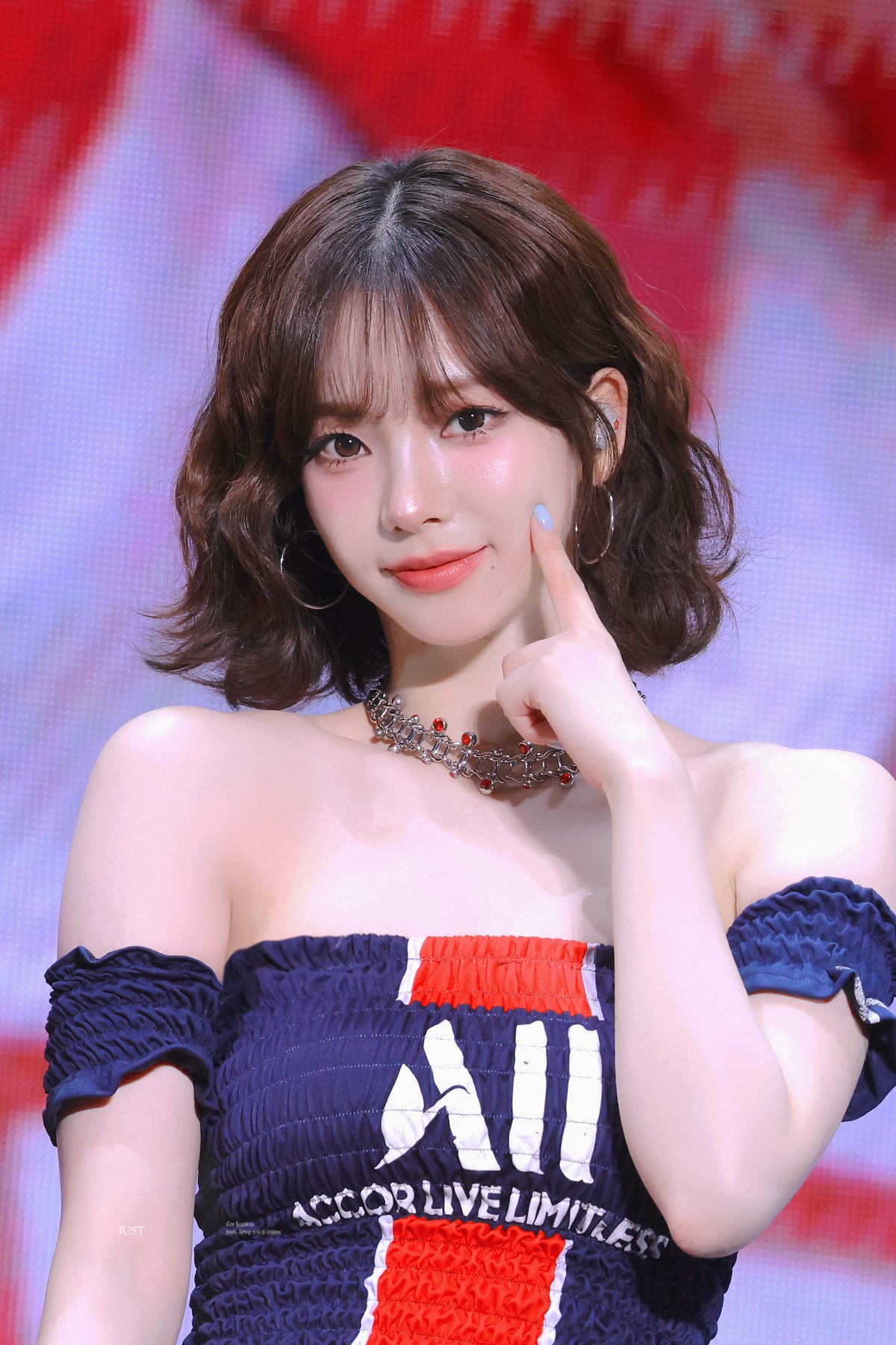 Behind-the-scenes cut of Karina (aespa)