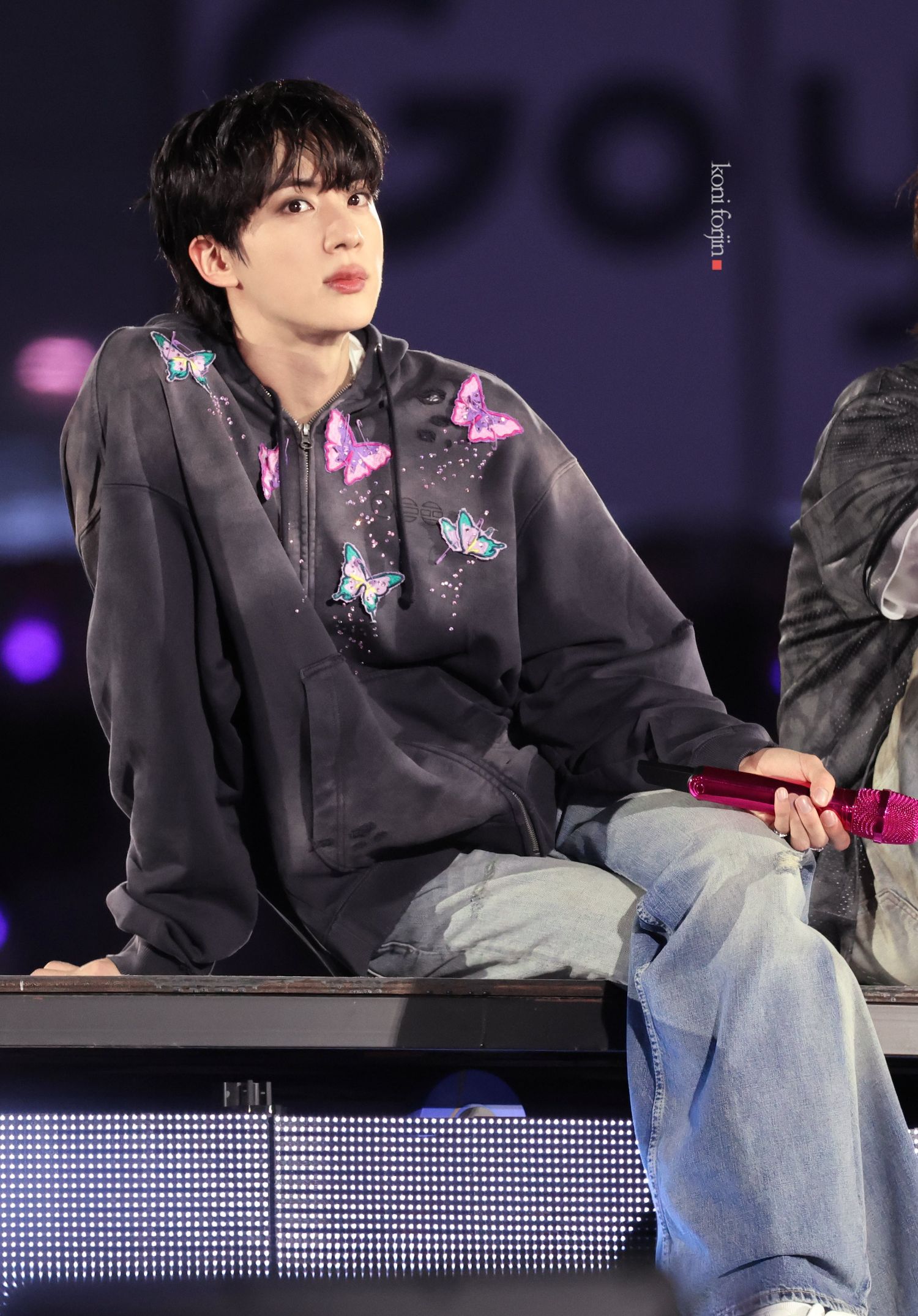 진 (방탄소년단)의 비하인드 컷