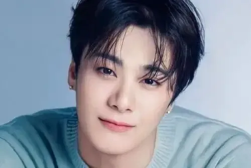 Behind-the-scenes cut of Moonbin (ASTRO)