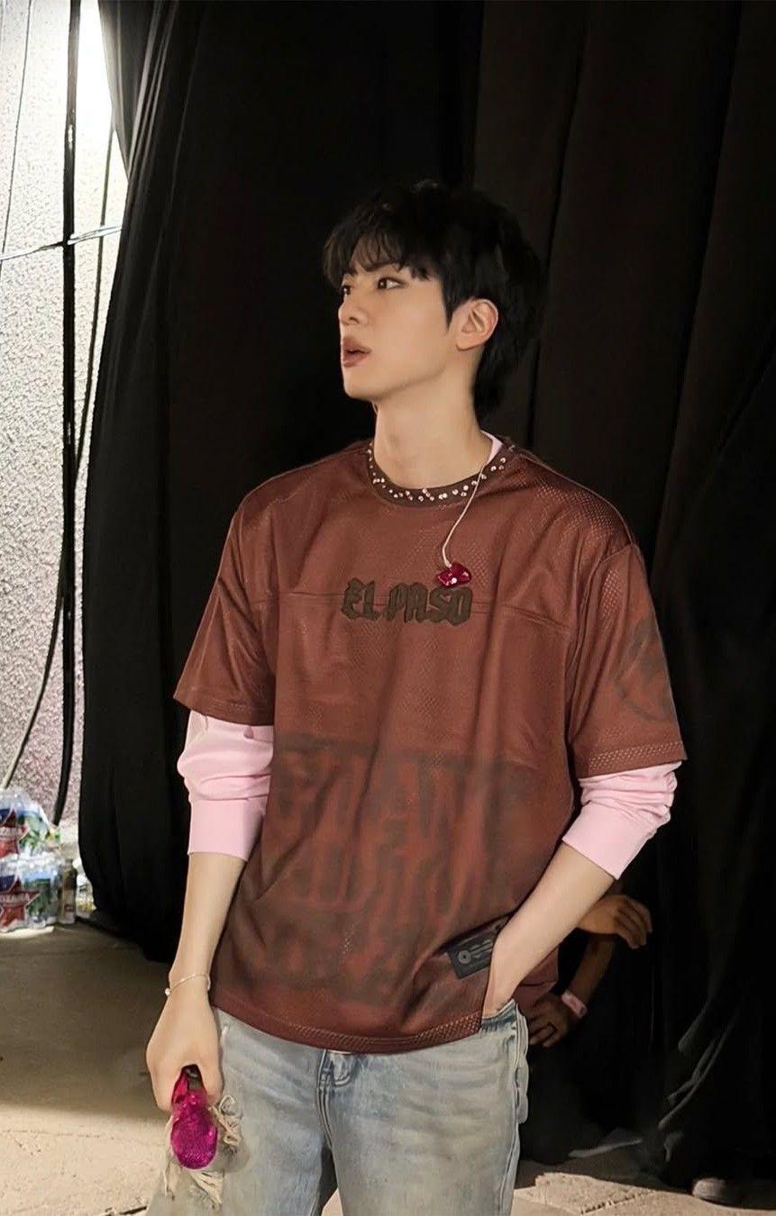 Potret di balik layar Jin (BTS)