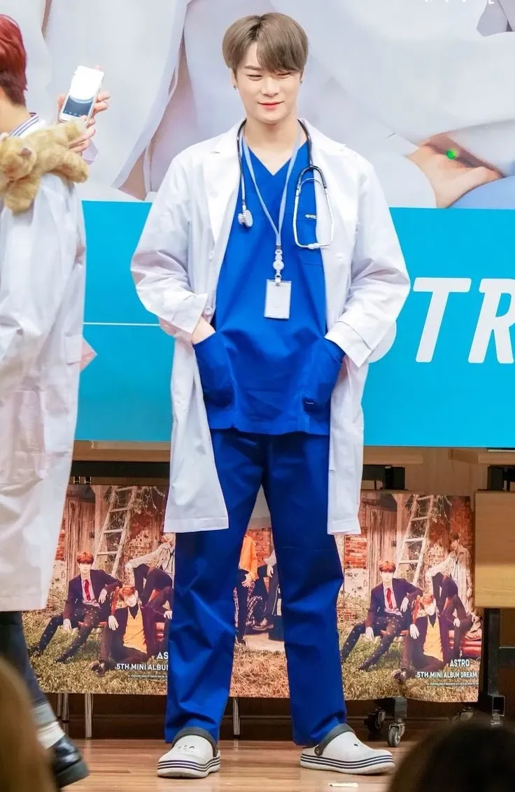 Latest photo of Moonbin (ASTRO)