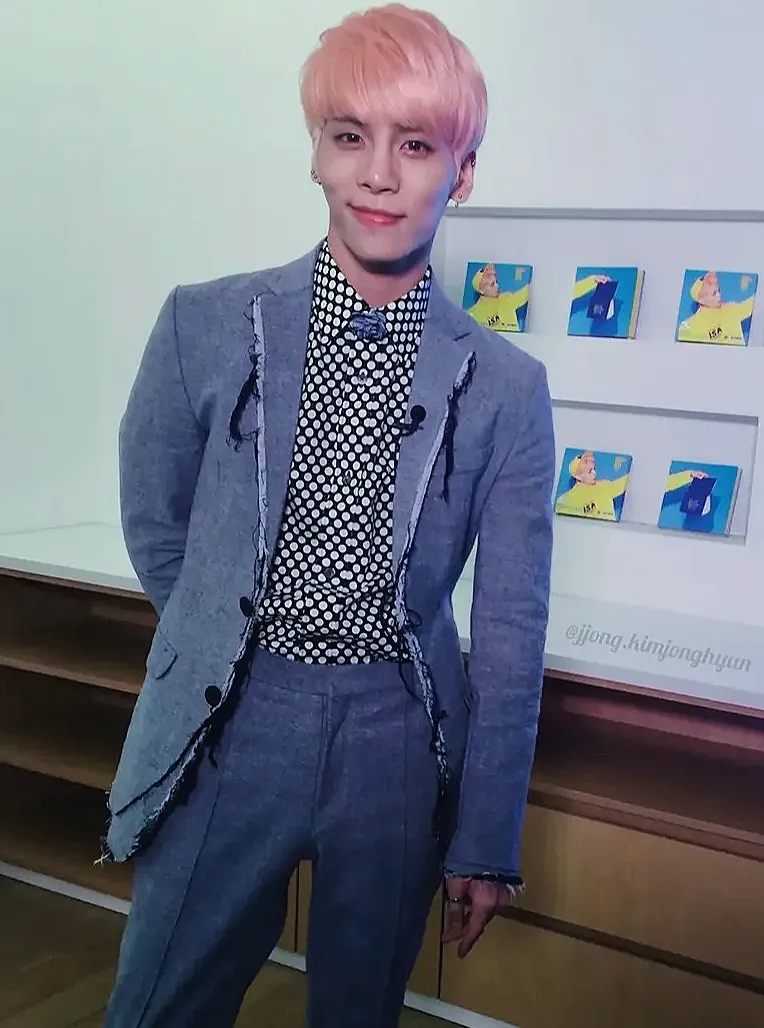 Behind-the-scenes cut of Jonghyun (SHINee)