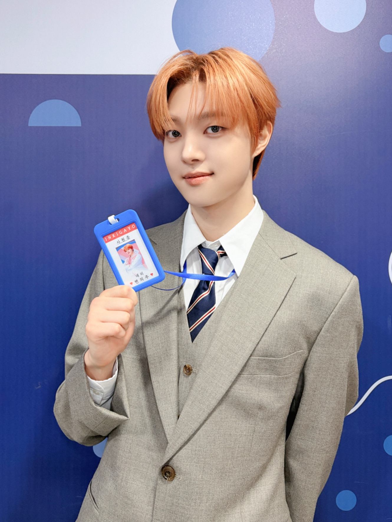 Behind-the-scenes cut of EJ (&TEAM)