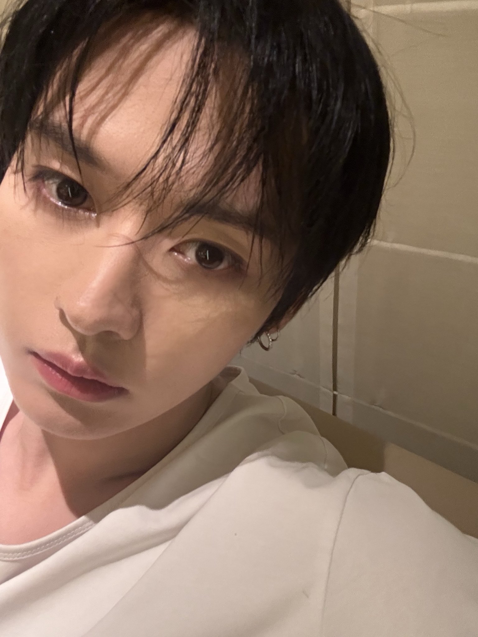 Latest photo of Lee Know (Stray Kids)