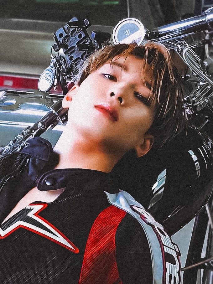 Recent activity shot of Wonwoo (SEVENTEEN)