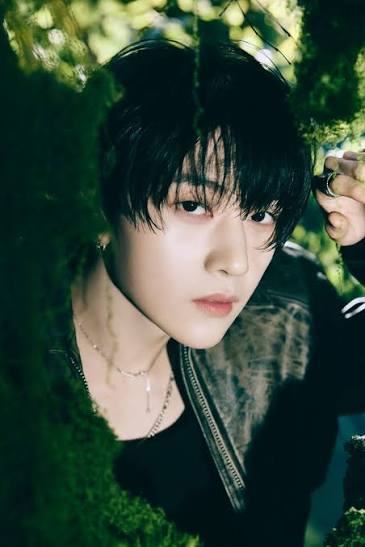 Behind-the-scenes cut of Seok Matthew (ZEROBASEONE)