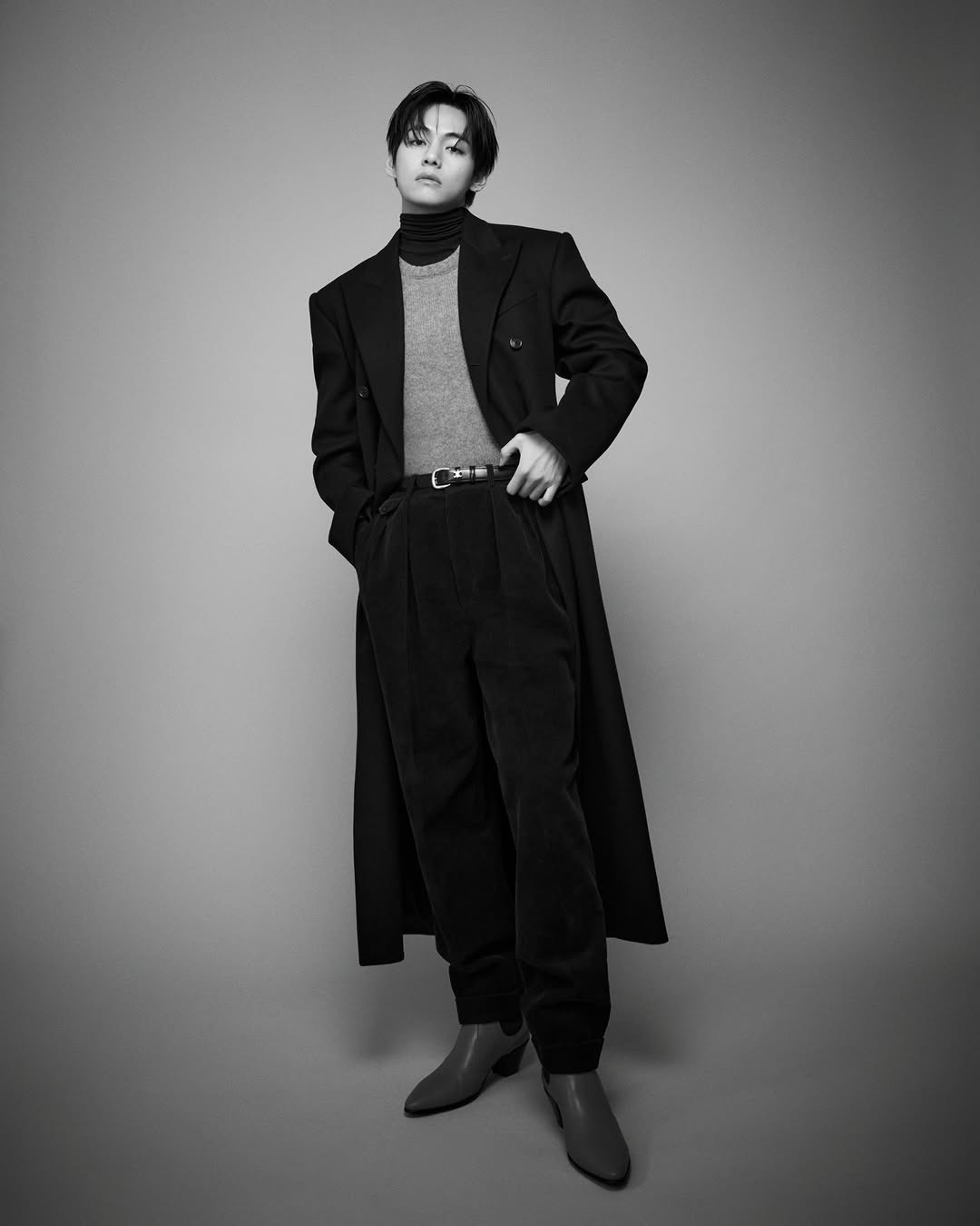 뷔 (방탄소년단)의 최신 사진