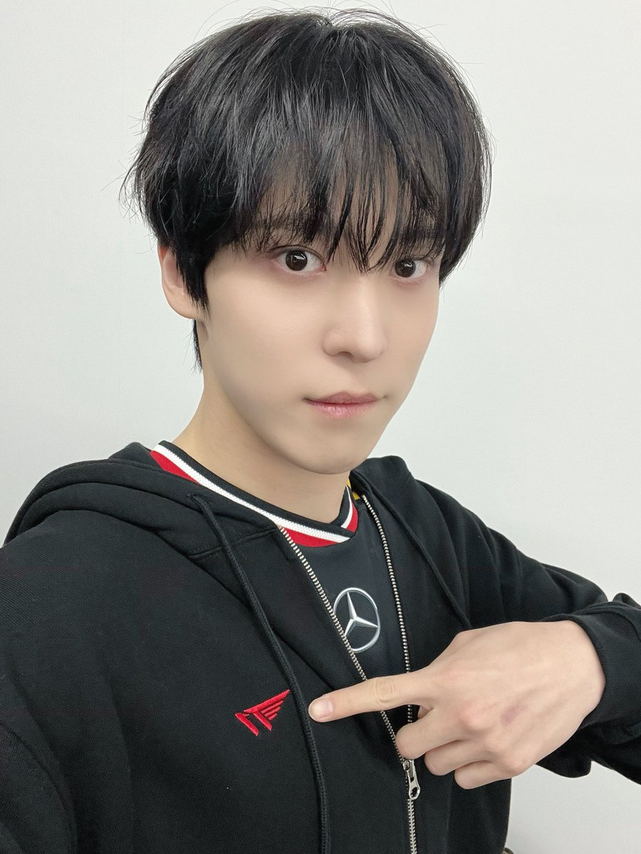 Behind-the-scenes cut of Yunho (ATEEZ)