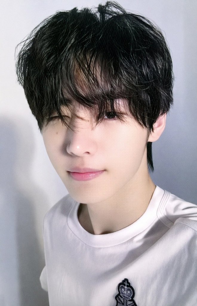 Foto terbaru Sunghoon (ENHYPEN)