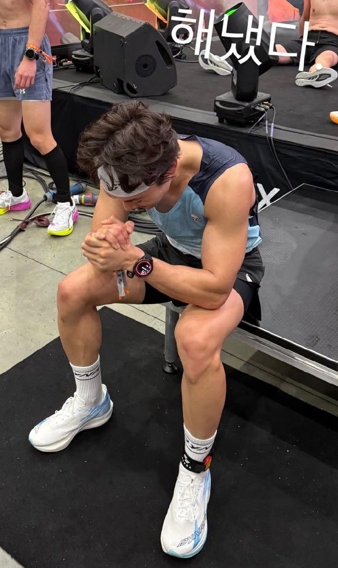 Behind-the-scenes cut of Minho (SHINee)