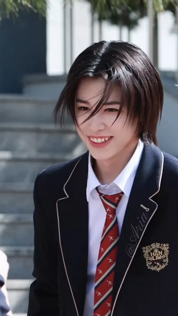 Fan-made special wallpaper for LNGSHOT