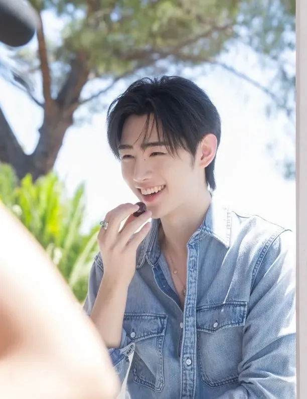 Foto terbaru Sunghoon (ENHYPEN)