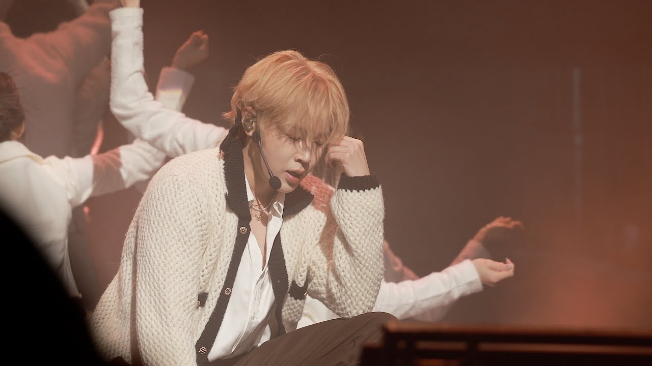 Behind-the-scenes cut of Ha Sungwoon