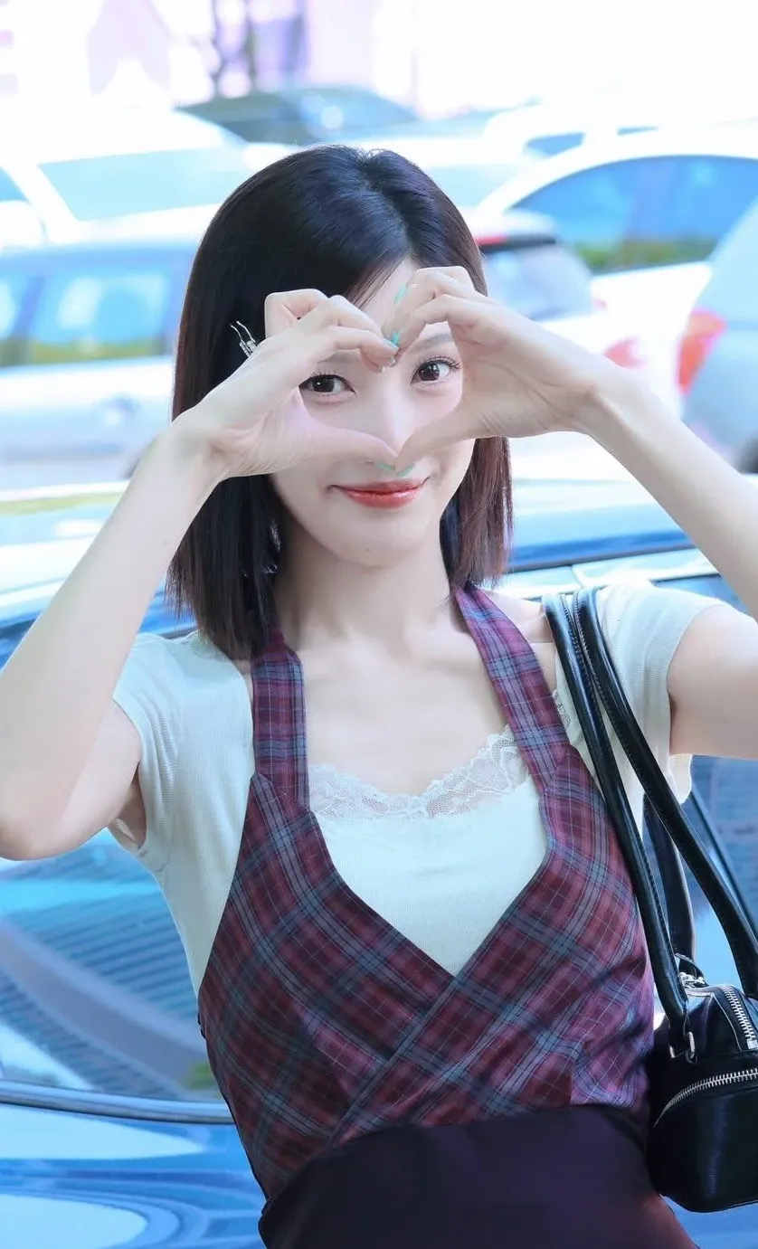 Foto aktivitas terbaru Joy (Red Velvet)
