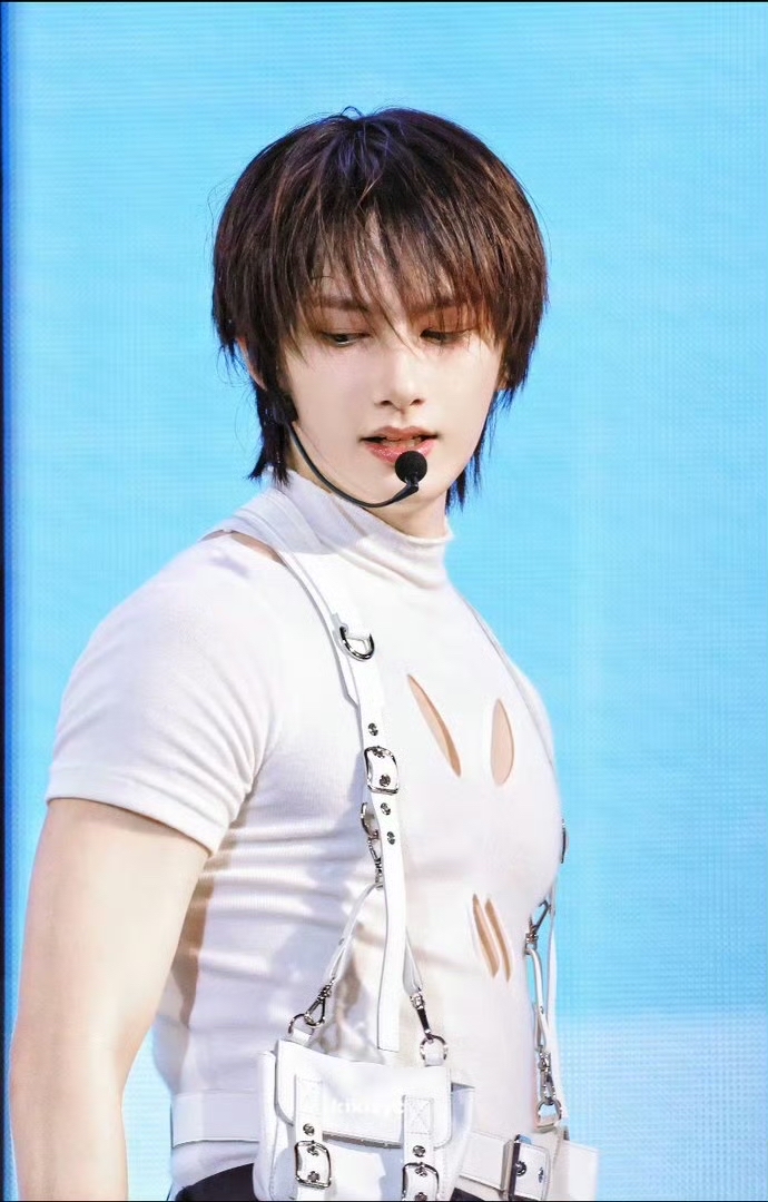 Behind-the-scenes cut of Jun (SEVENTEEN)