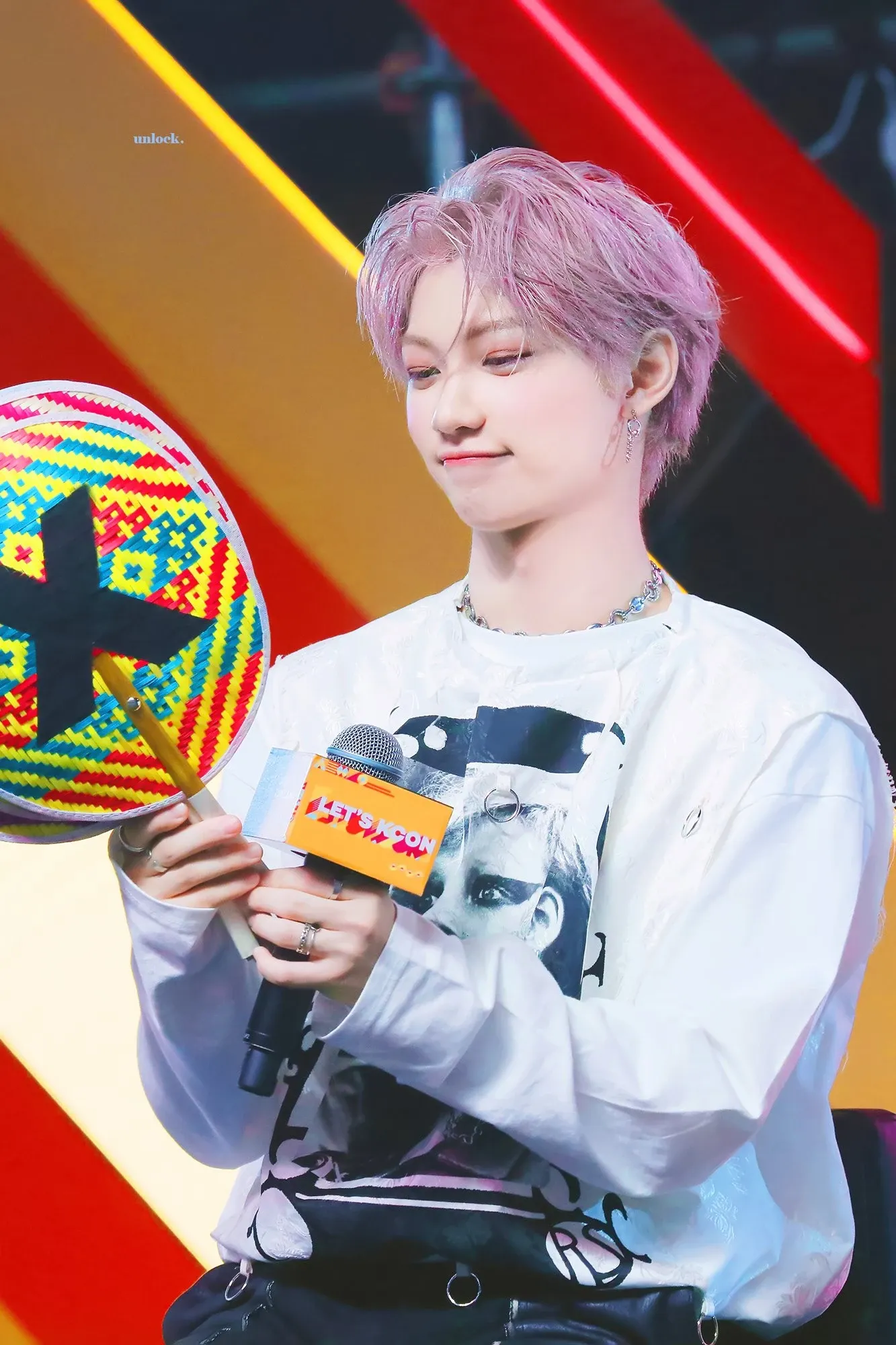Latest photo of Felix (Stray Kids)