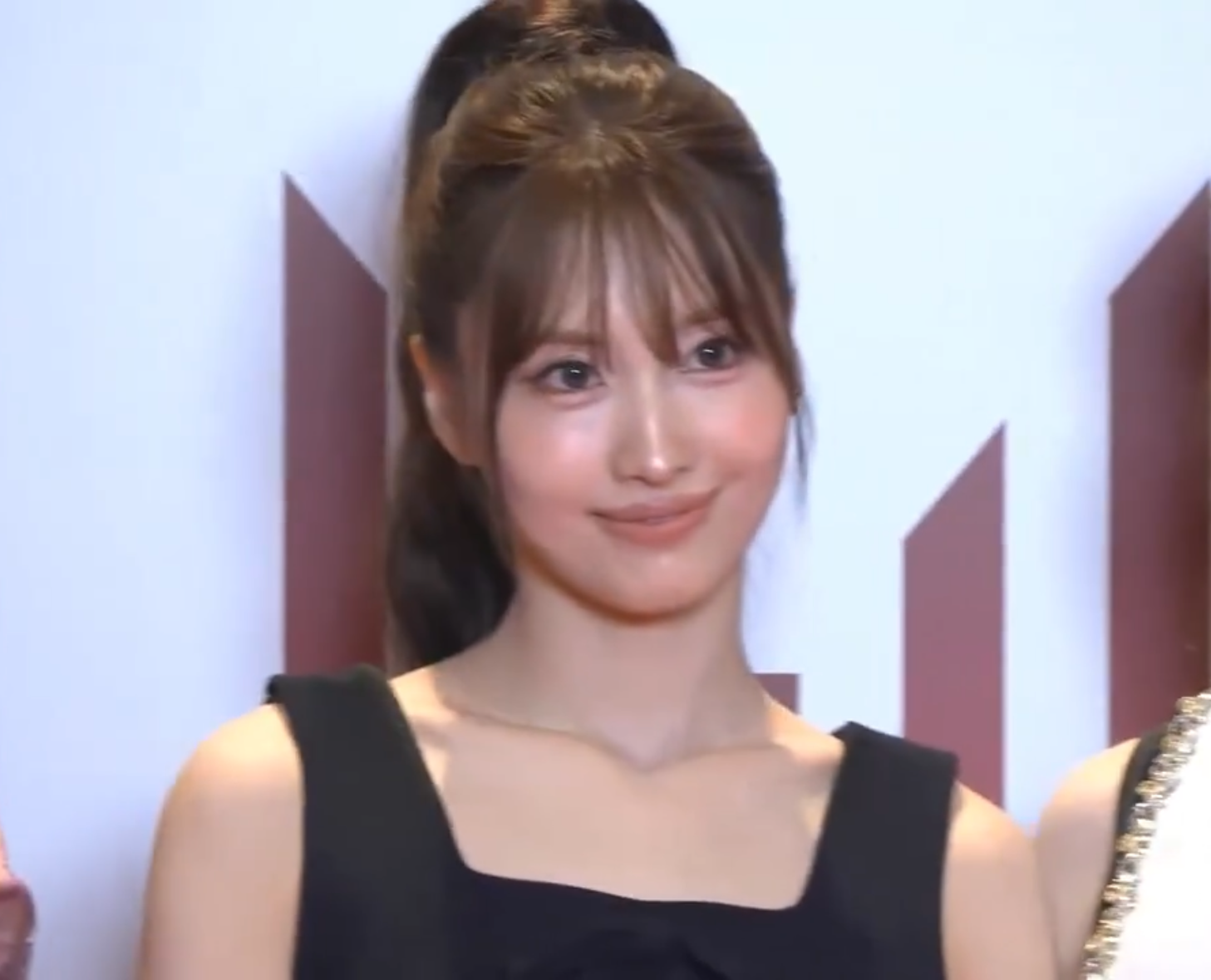 モモ (TWICE)の最新写真
