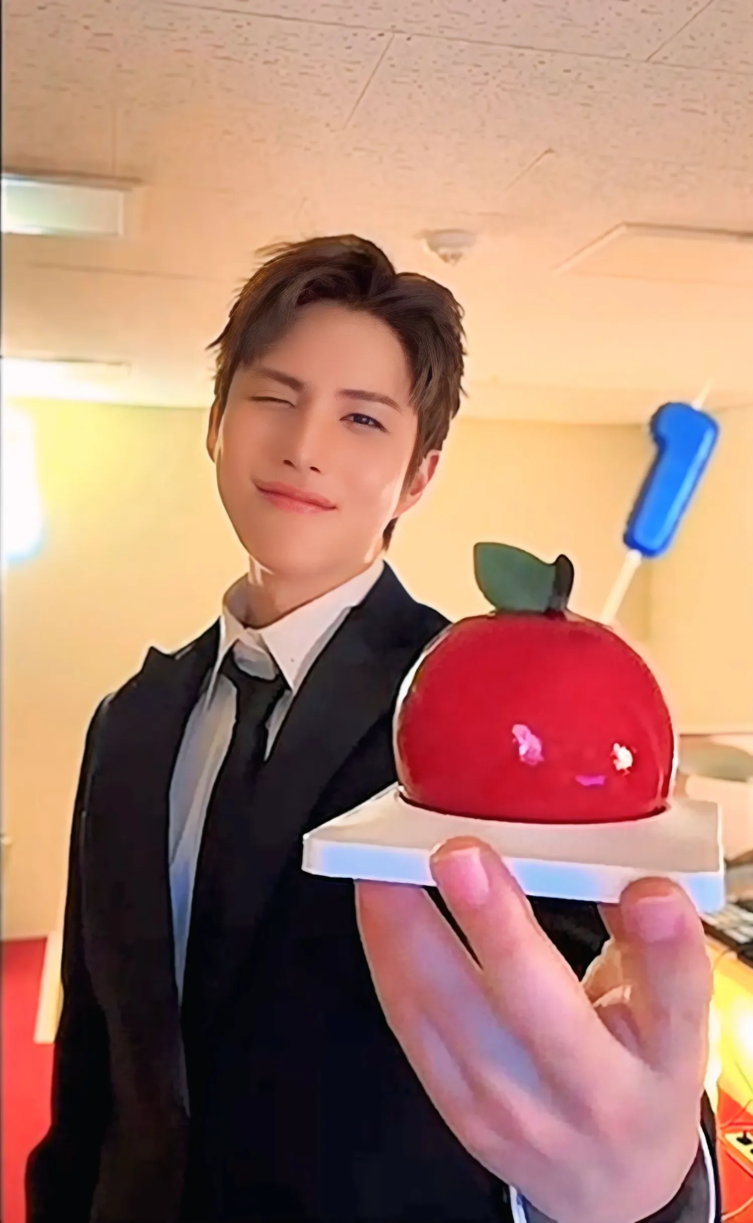 Behind-the-scenes cut of Wow (A.C.E)