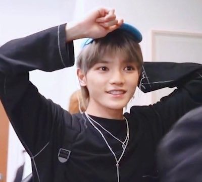 A moment captured by Taeyong (NCT 127)'s fan
