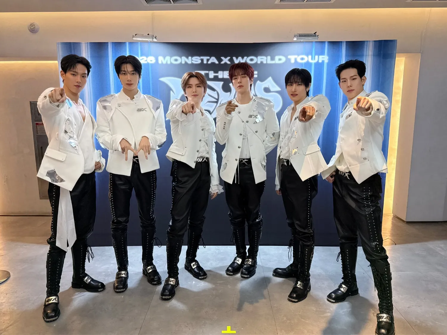 Potret di balik layar MONSTA X