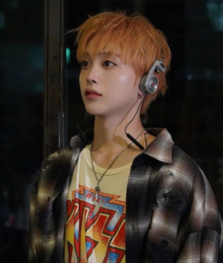 Behind-the-scenes cut of Hyeongjun (CRAVITY)