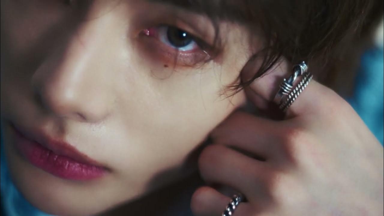 Behind-the-scenes cut of Stray Kids