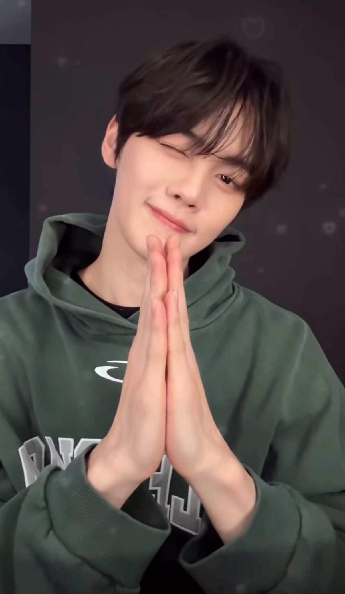 Today's most popular wallpaper in the Kim Gyuvin (ZEROBASEONE) community