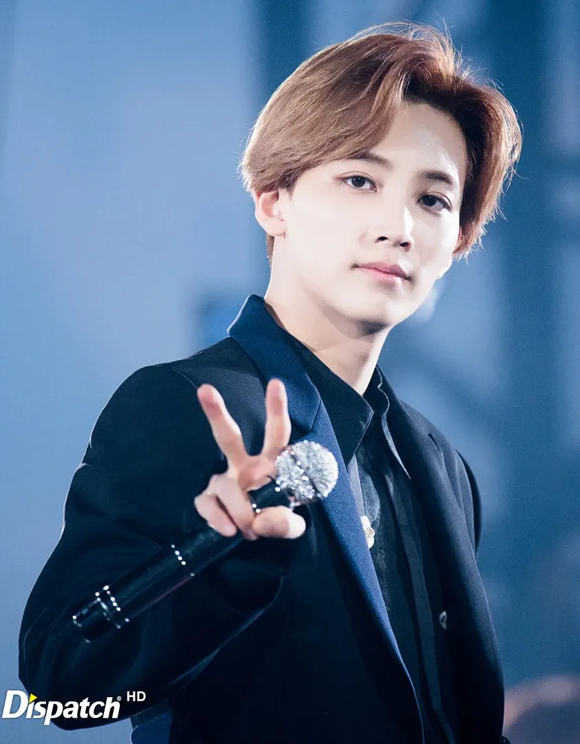A moment captured by Jeonghan (SEVENTEEN)'s fan