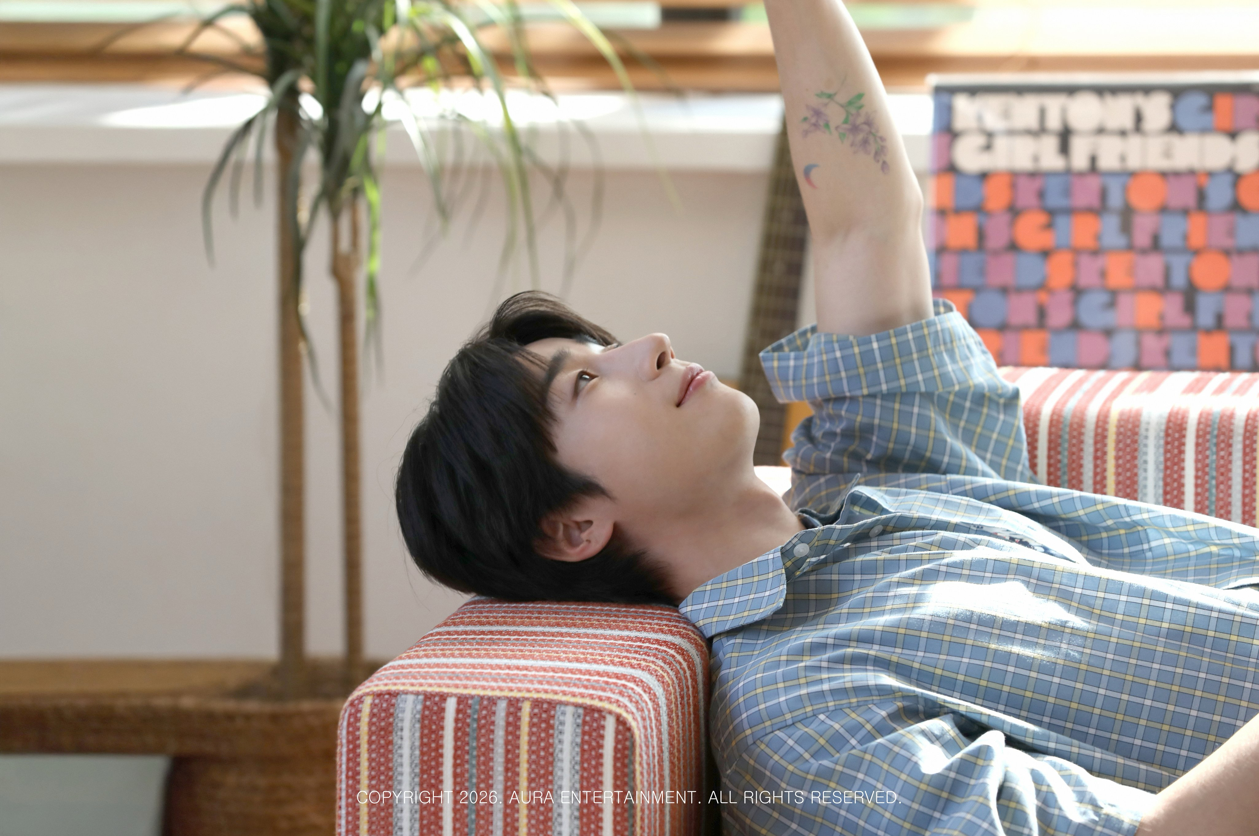 Behind-the-scenes cut of Han Seungwoo