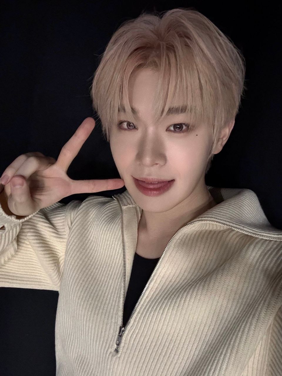 A moment captured by Kim Taerae (ZEROBASEONE)'s fan