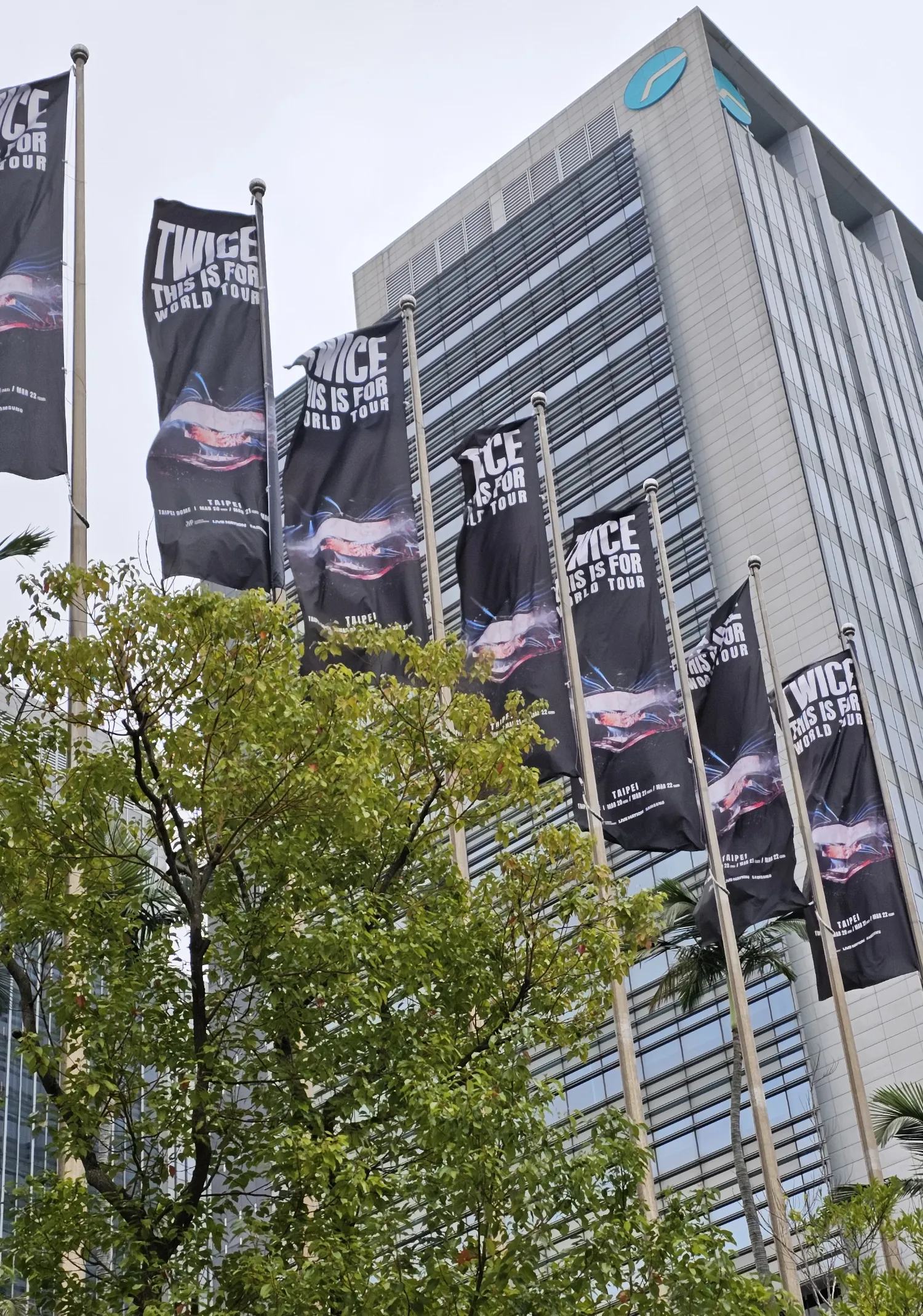 Potret di balik layar TWICE